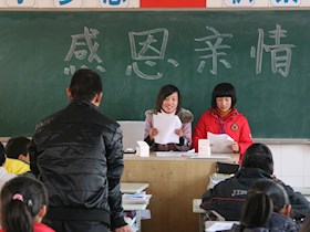 2009级初一（3）班“感恩亲情”主题班会