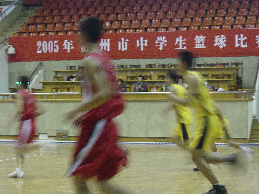 我校学生参加苏州市中学生篮球赛